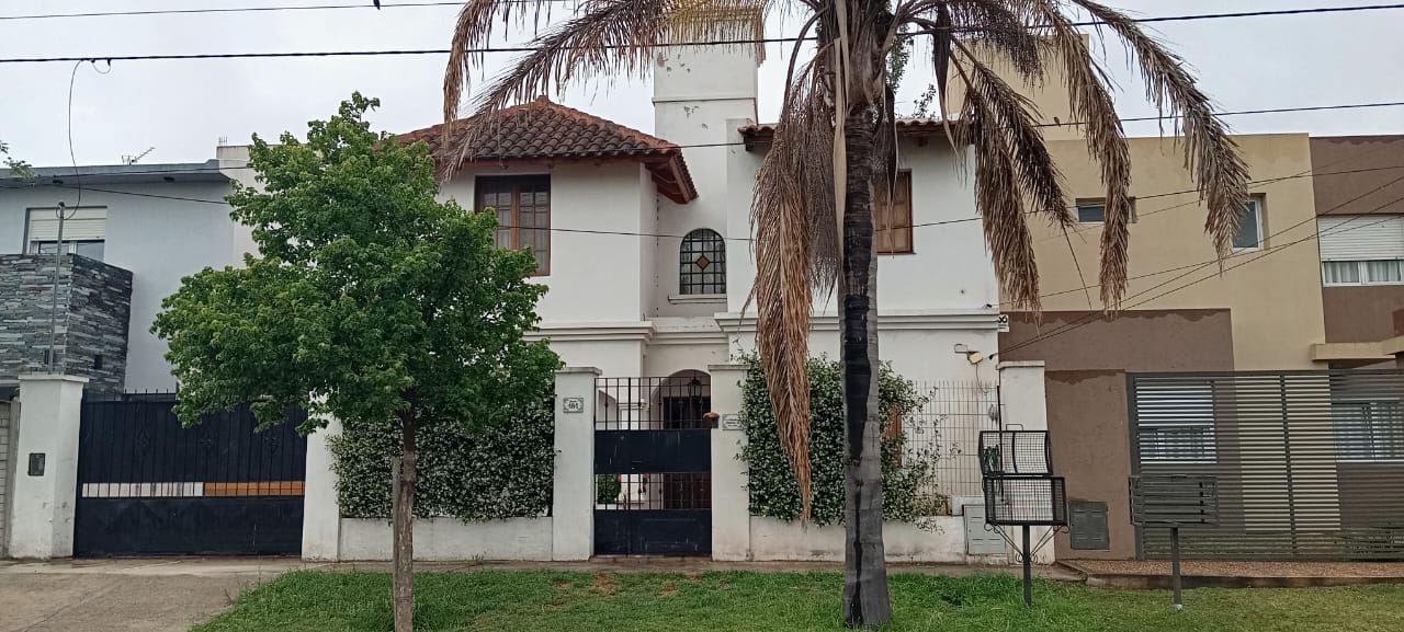 🏡 CASA DE CATEGORÍA EN BANDA NORTE