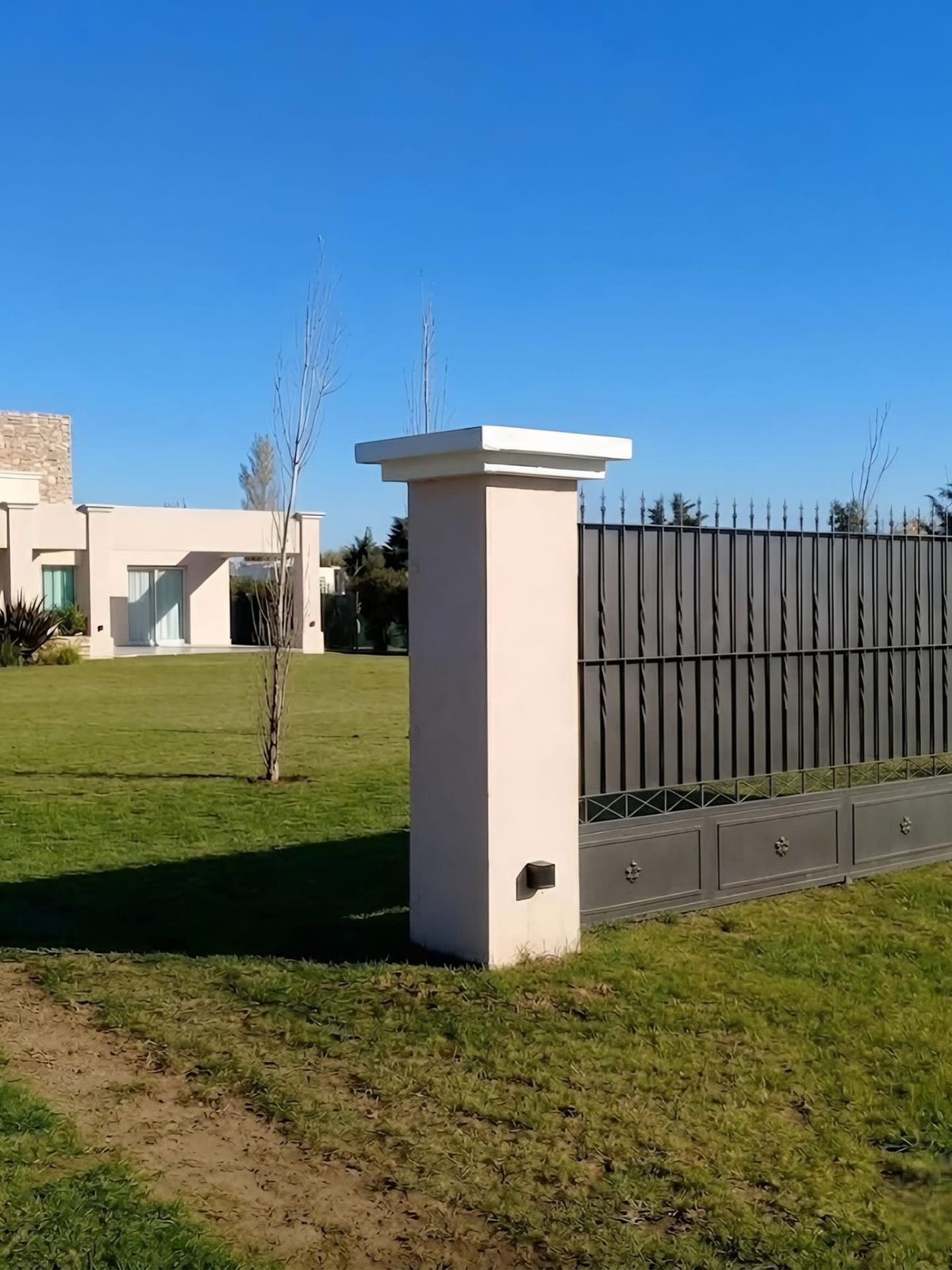 🏡EN VENTA – CASA EN COUNTRY SANTA CATALINA 📍HOLMBERG
